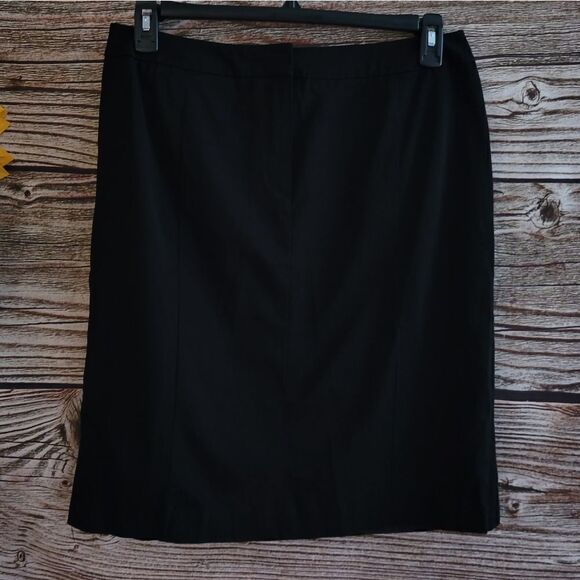 "Talbots" Woman's stretch black skirt , size 14 Pre-owned - Picture 3 of 6